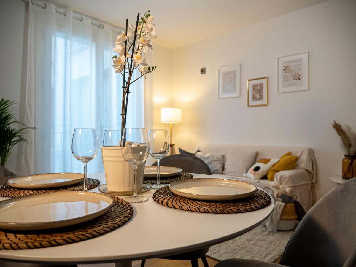 Maison Blanche: Appartamento Elegante Con Parcheggio Privato Mântua Exterior foto